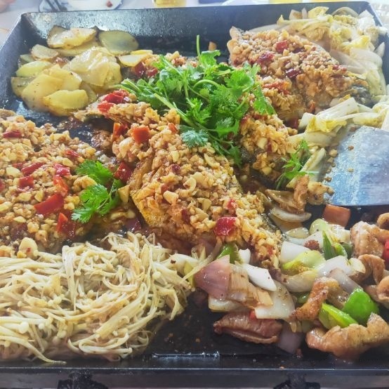 回味滨海夜市大排档