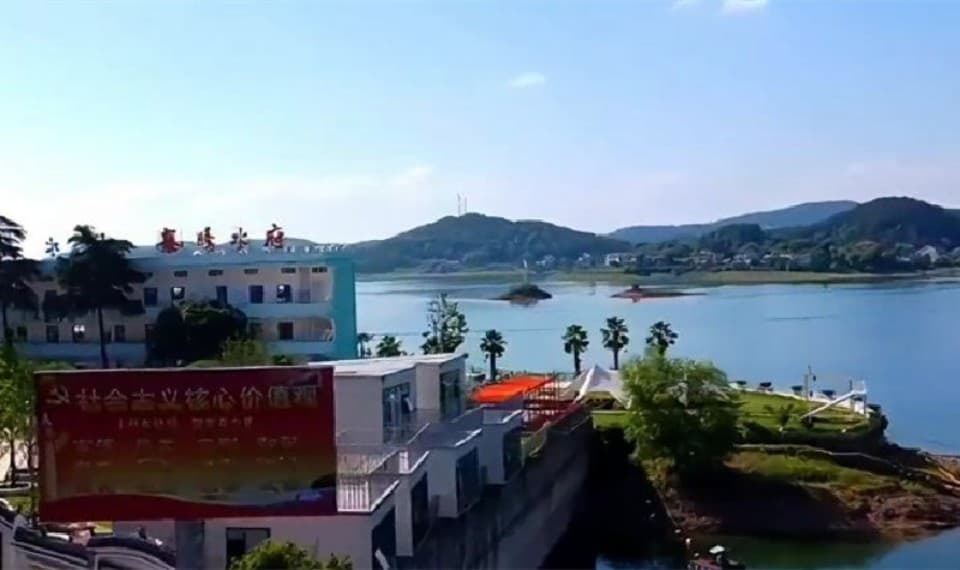 龙腾水府