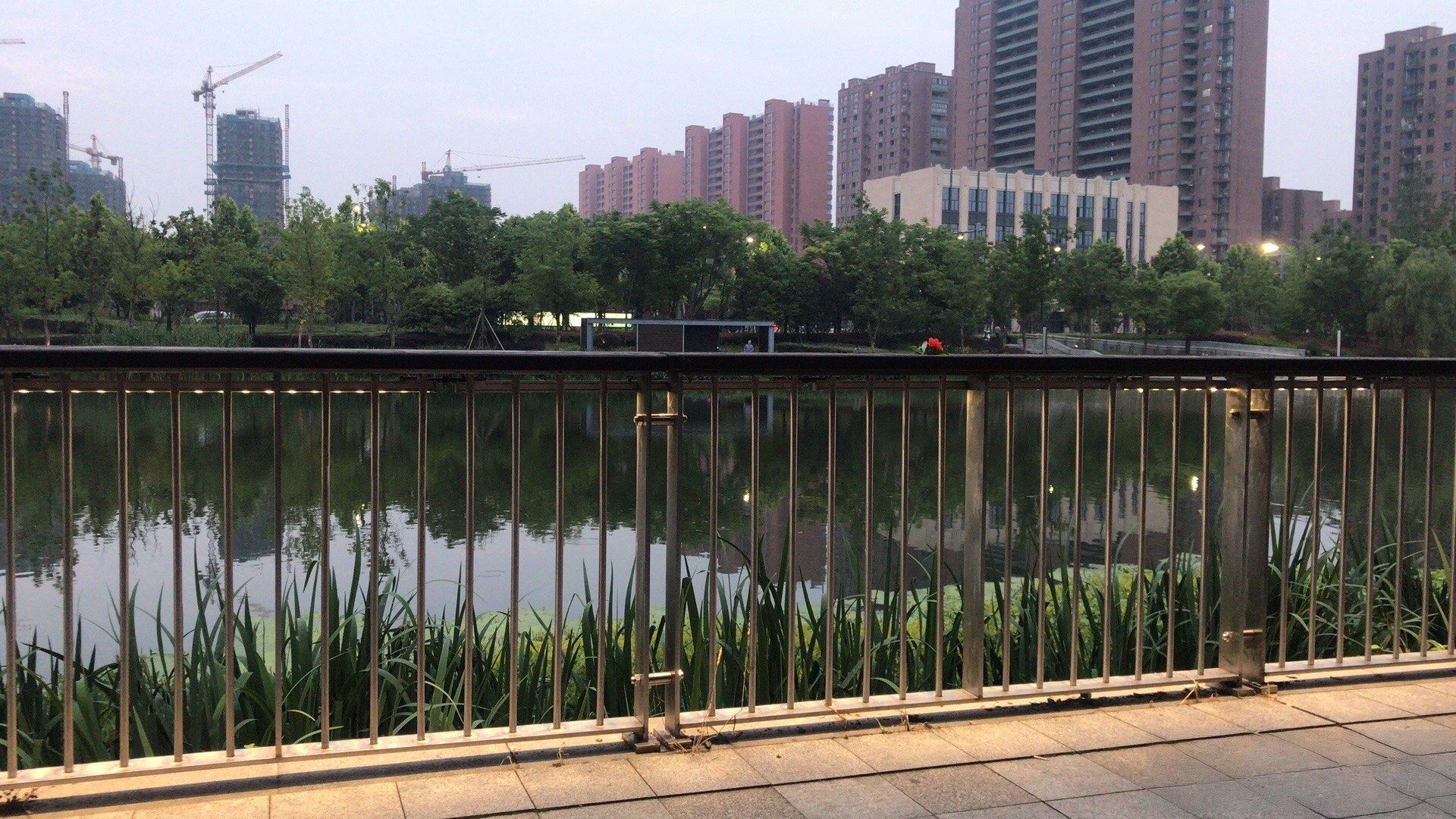 慈溪市体育中心体育馆-停车场