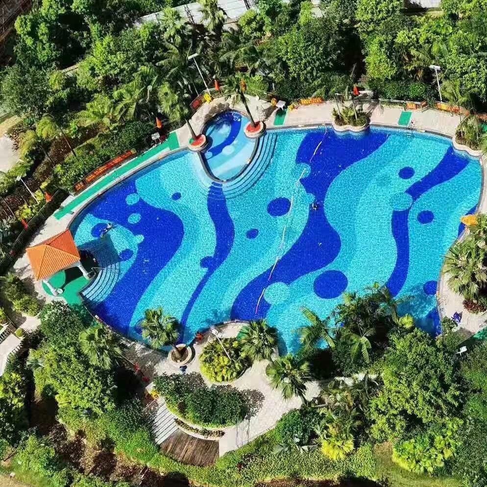 新华联广场游泳池