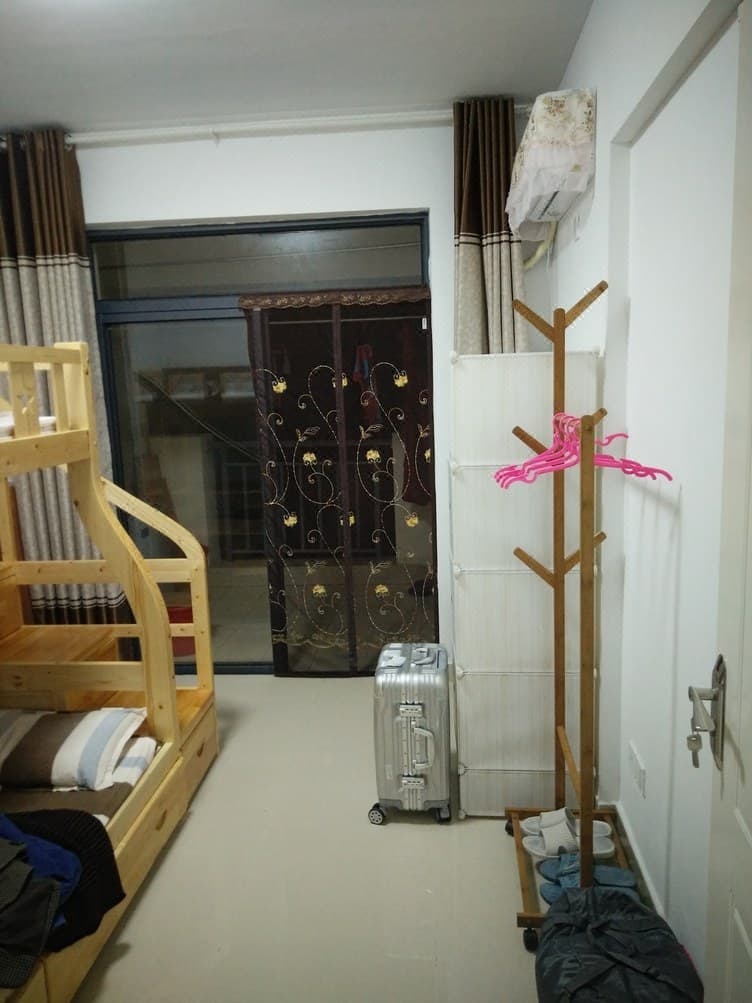 万宁万城镇山泉海风景屋公寓