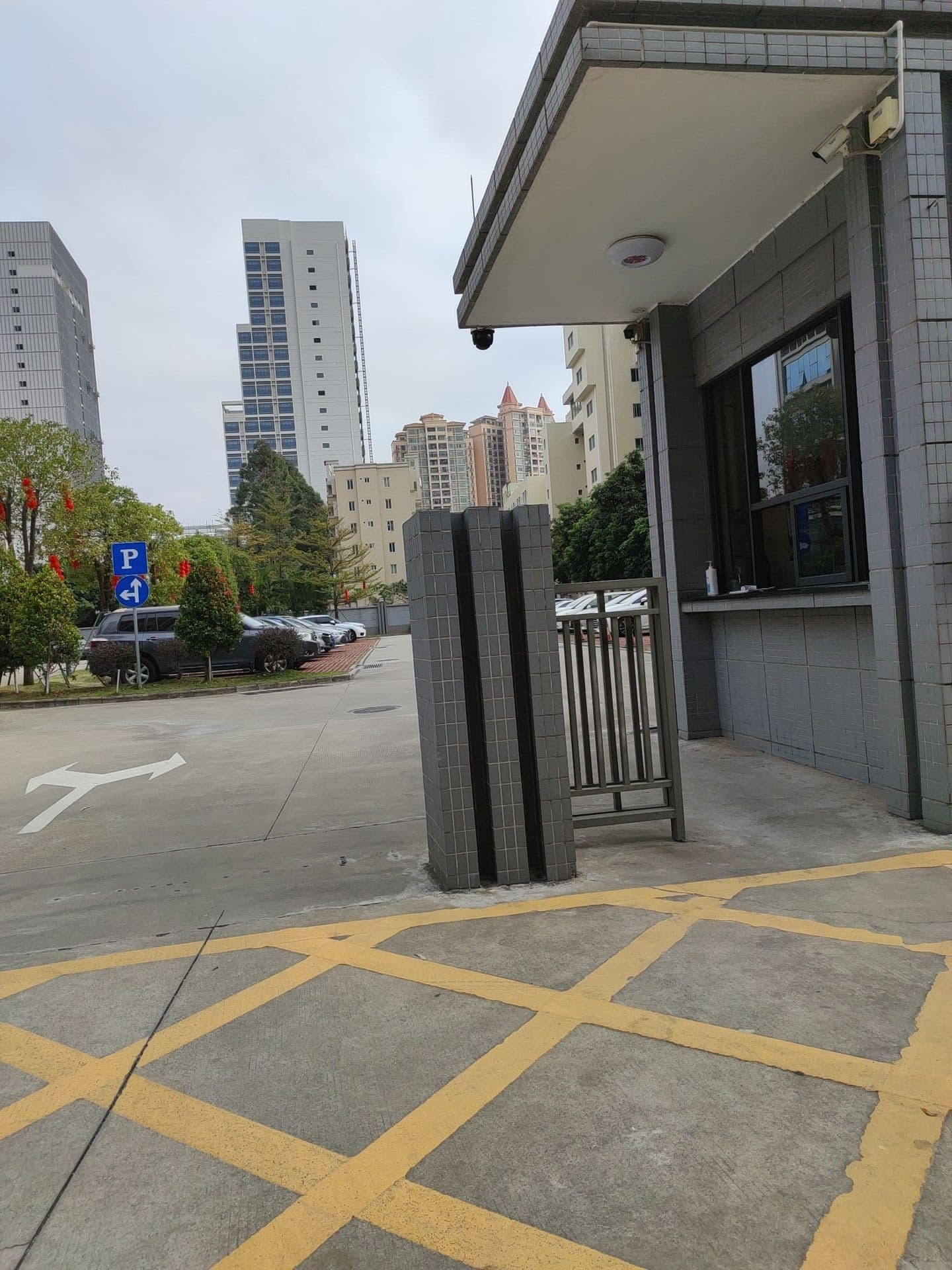 江门市生态环境局停车场-出入口