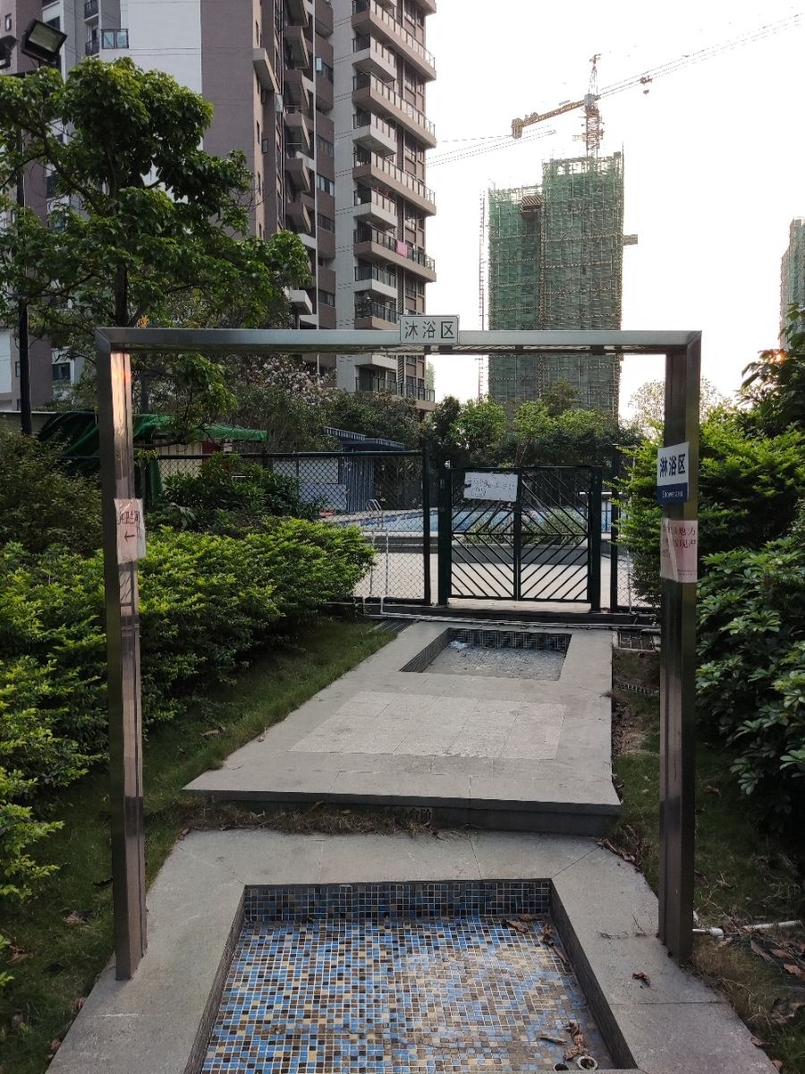 逸丰华庭游泳池