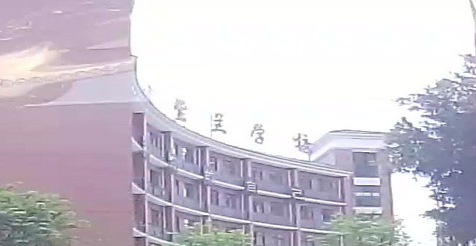启玥紫兰游泳馆