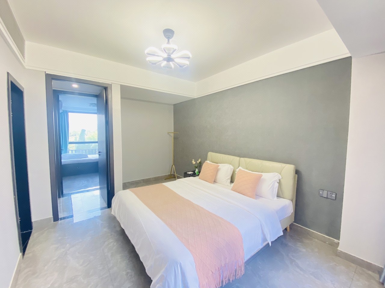 亮庭美宿公寓(南田路分店)