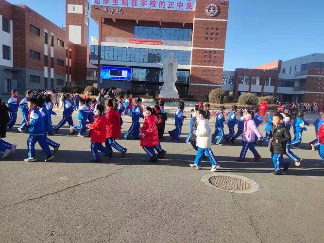 临河汇丰小学