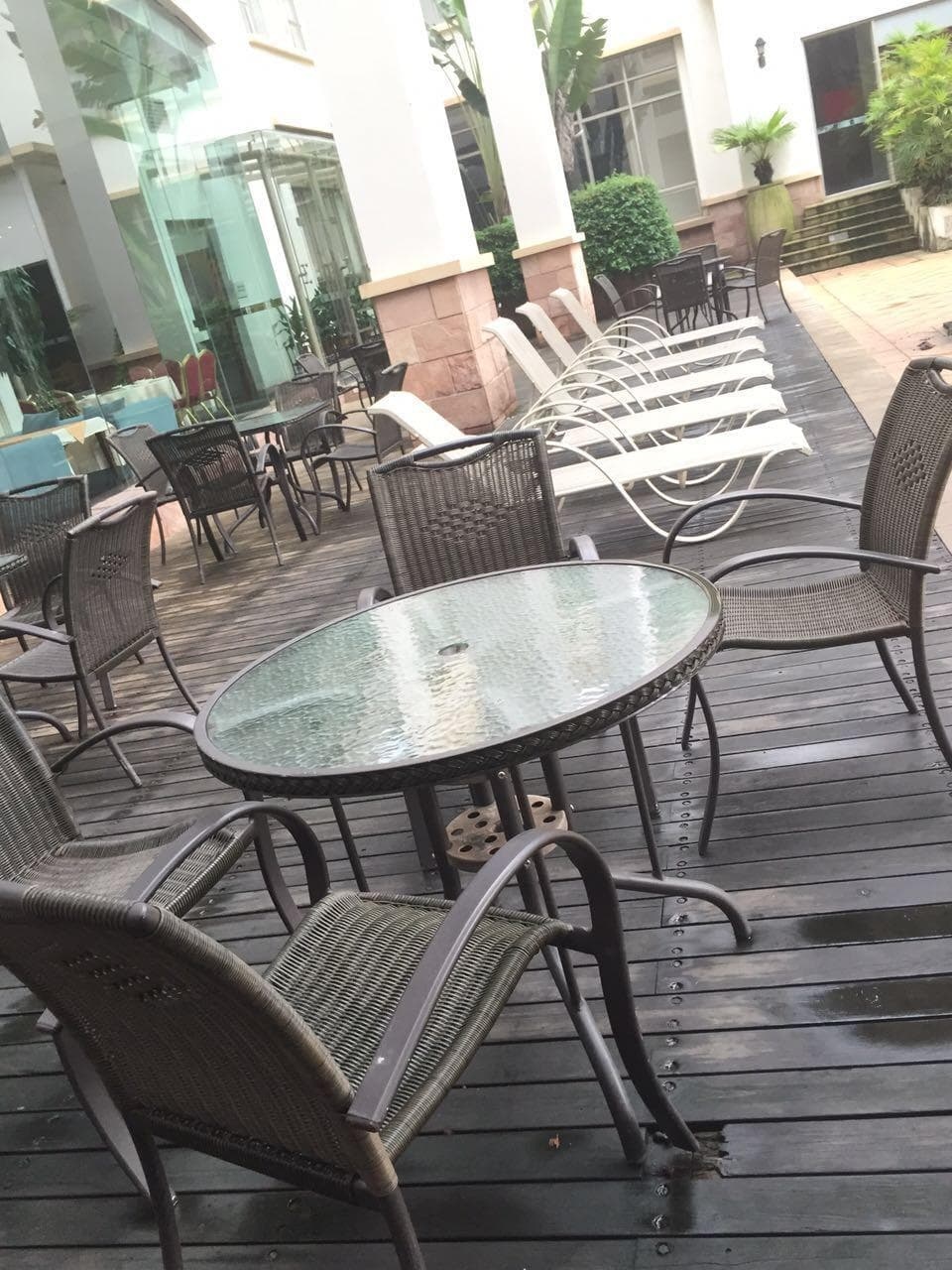 奥斯湖游泳池