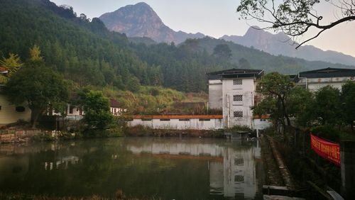 龙斗峰龙尾登山扣民宿