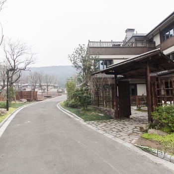 拈拈一笑客栈(环山西路4号分店)