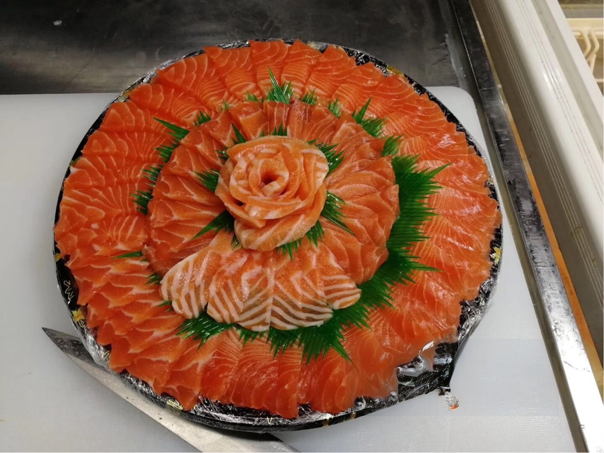 食鲜三文鱼