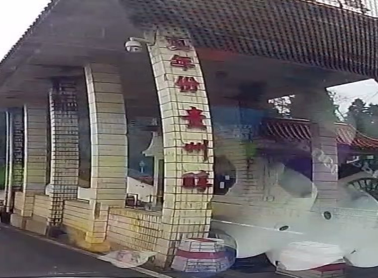 贵州醇游泳官