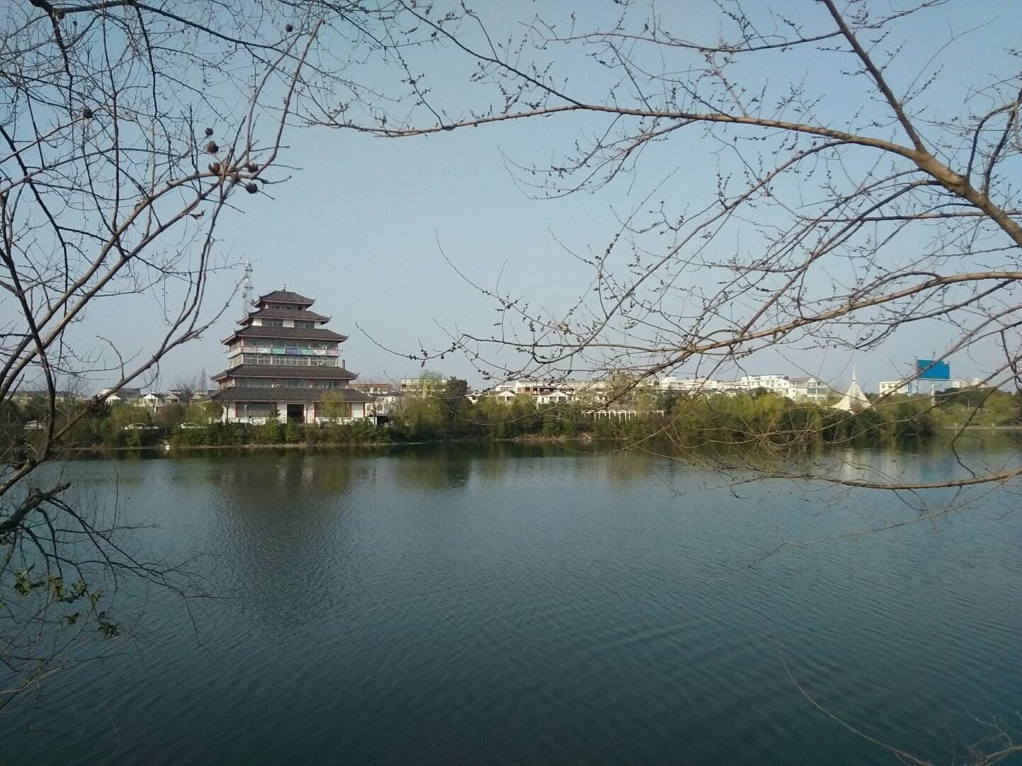 淮滨大西湖休闲度假山风景区
