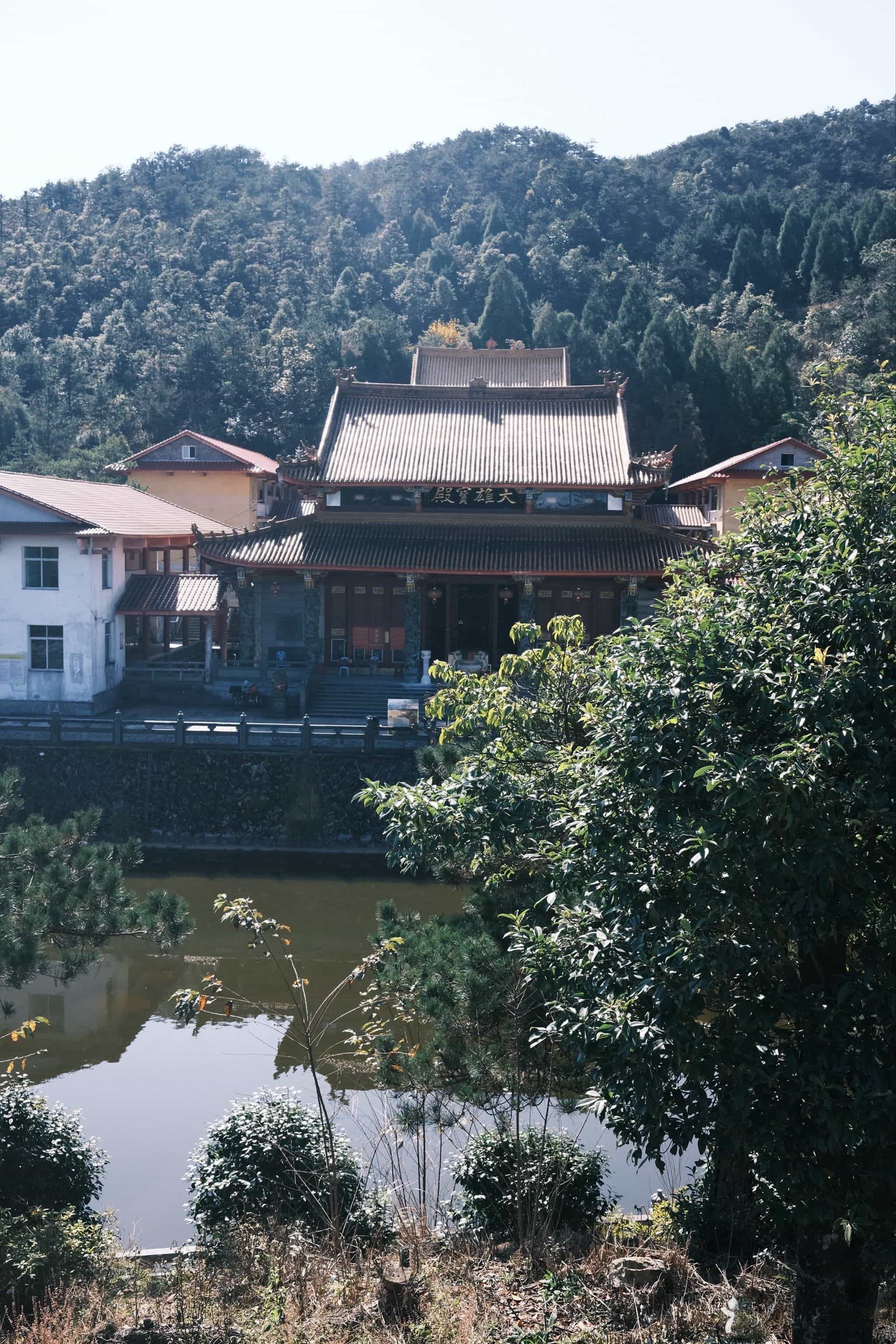龙岩雁石莲台山朝天寺