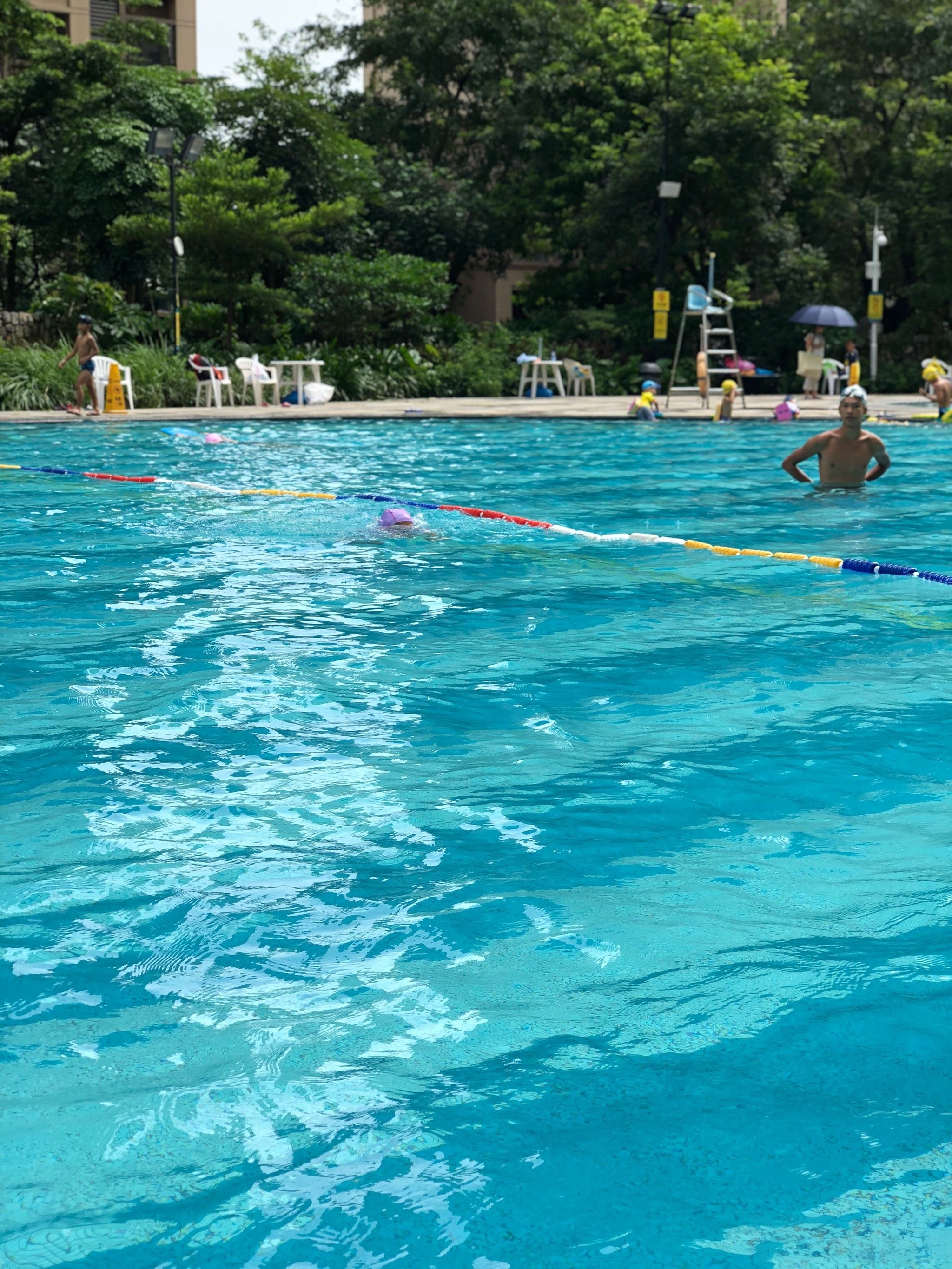 中海锦城一期游泳池