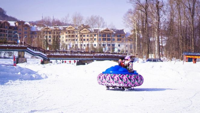 佛库伦雪圈公园