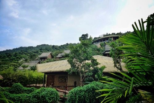 岗山黎族风情鹿苑
