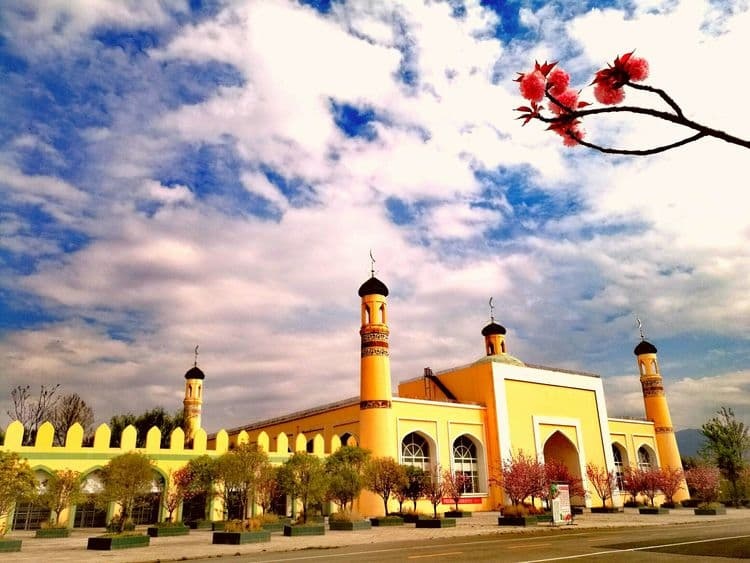 鲁甸岩洞清真寺