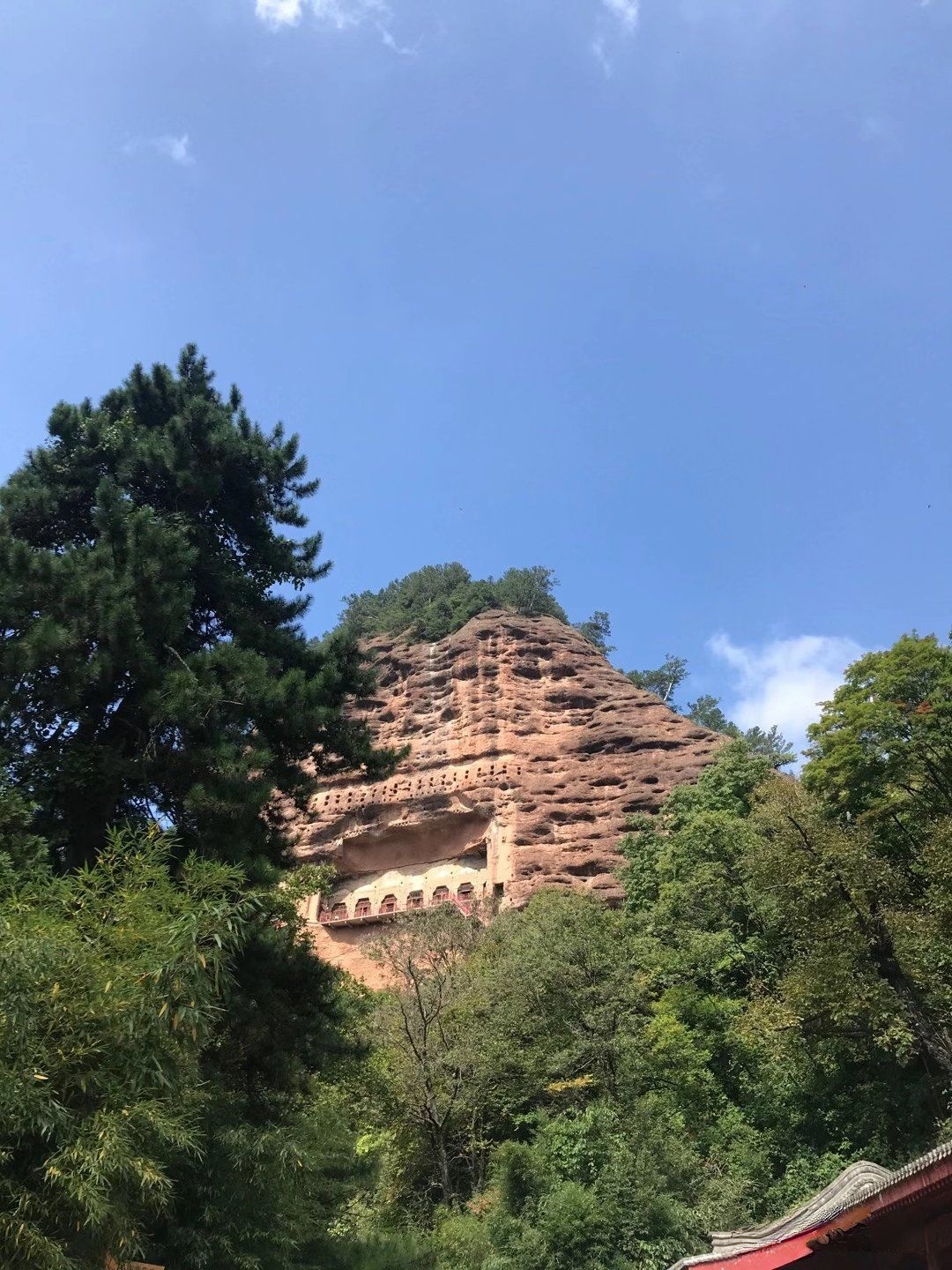 麦积山-停车场