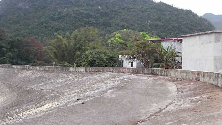 上映乡