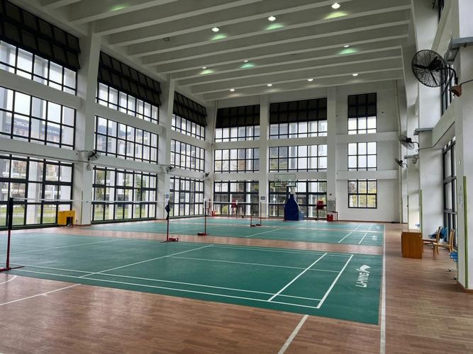 大学城。体育中心羽毛球馆