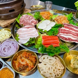 塔首碳火烤肉店(麻章店)